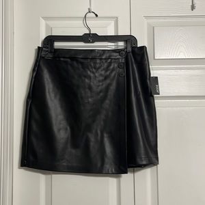 Black new leather skirt